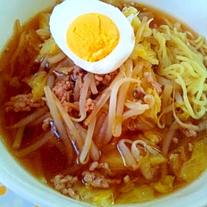 もやしと豚ひき肉の醤油ラーメン♪